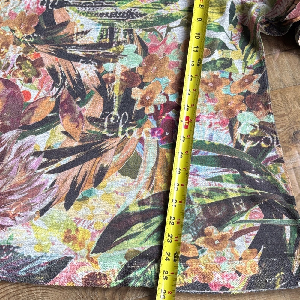 Inoah Artsy Floral Multicolor Women's Top - Picture 8 of 9